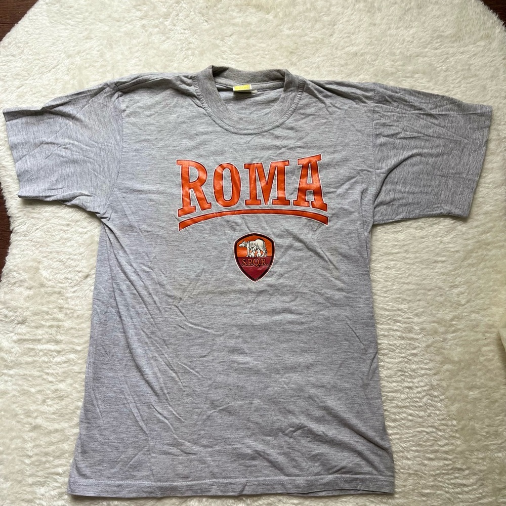 Gray tshirt